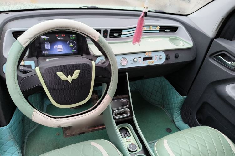 Used Wuling Hongguang MINIEV 2021 Macaron Sandwich Model 170 km Lithium Ternary