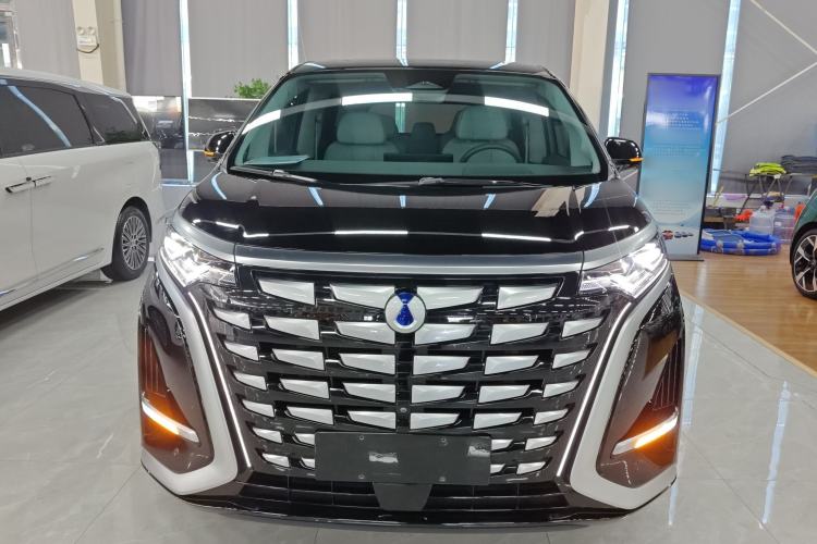 Used Denza D9 2022 DM-i 970 Four-Wheel Drive Flagship Model
