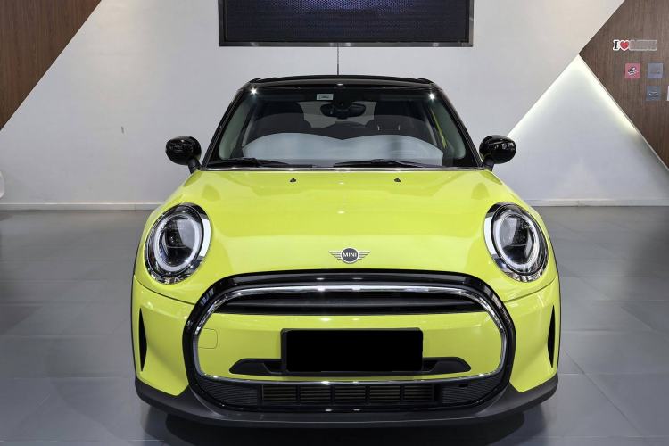 Used  MINI 2023 Updated 1.5T COOPER Artist Five-Door Edition
