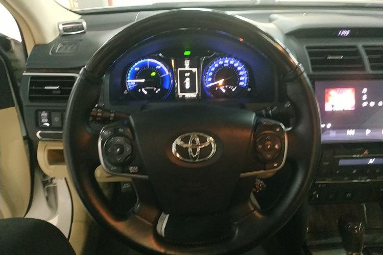 Used Toyota Camry 2015 Dual-Engine 2.5 HG Luxury Navigation Edition

