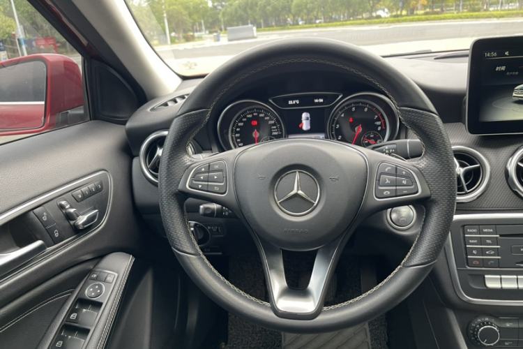 TDK.VehicleDetails.img