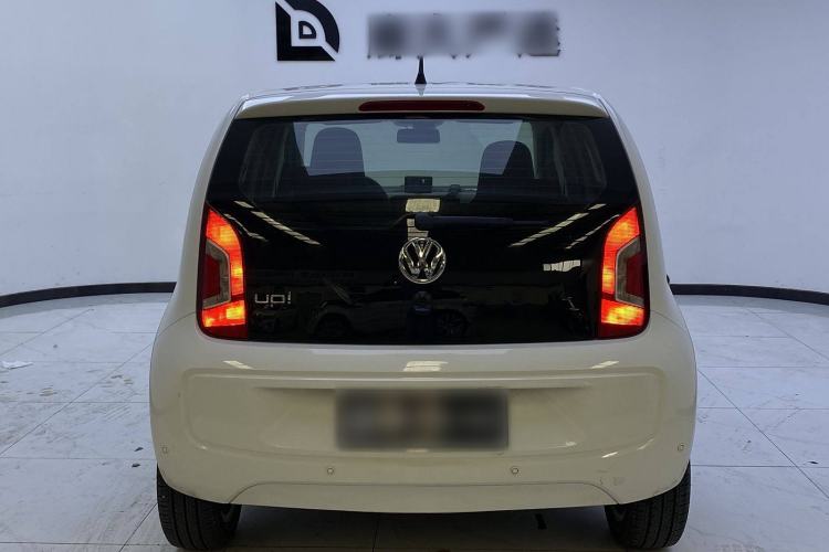 Used Volkswagen up! 2015 1.0L move up!
