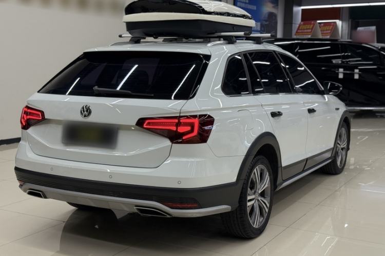 Used Volkswagen C-TREK 2018 1.5L Automatic Luxury Edition
