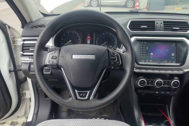 Used Haval H2 2018 1.5T Dual-Clutch Two-Wheel Drive Fashion Model China VI Standard

