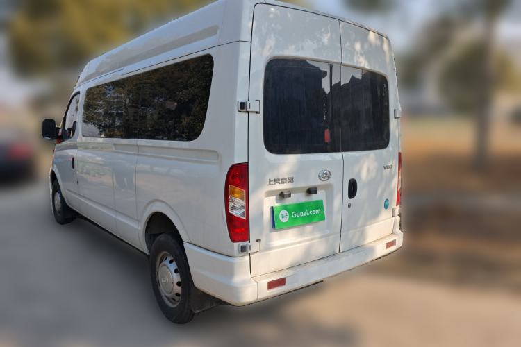 Used SAIC MAXUS Xintu V80 2024 Aotong Value Edition 6MT Long-Wheelbase Mid-Roof Model with 127 Ps Available in 6/7/8/9-Seater Configurations