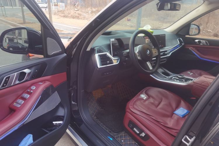 Used BMW X5 2023 xDrive 30Li Luxury M Sport Package
