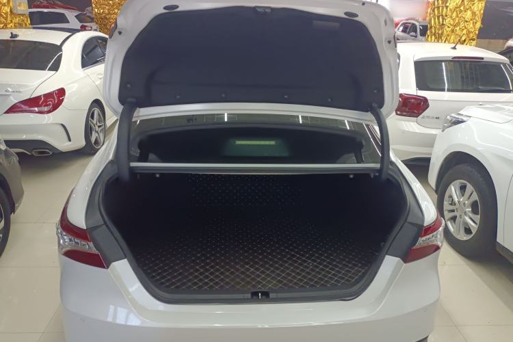 Used Toyota Camry 2019 Revised Version 2.0G Luxury Edition
