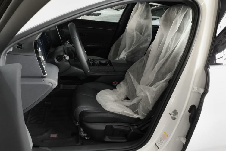 Used BYD Qin L 2025 DM-i Smart Drive 80KM Leading Model