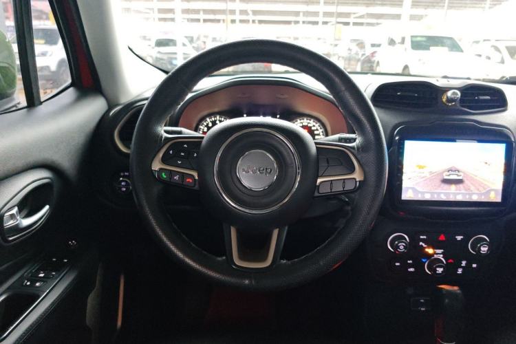 Used  Renegade 2018 Connected Large Screen Version 180T Automatic High-Energy Edition
