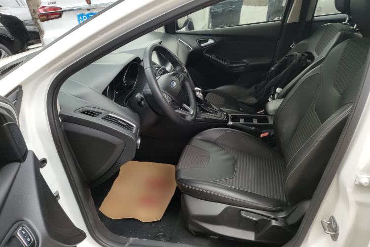 Used Ford Focus 2017 Sedan 1.6L Automatic Fashion Edition Smart Drive Version
