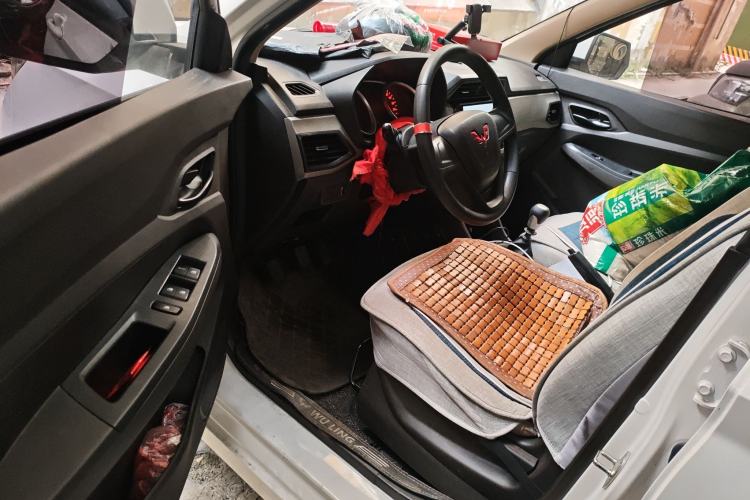 Used Wuling Hongguang 2021 1.5L S Standard Version LAR
