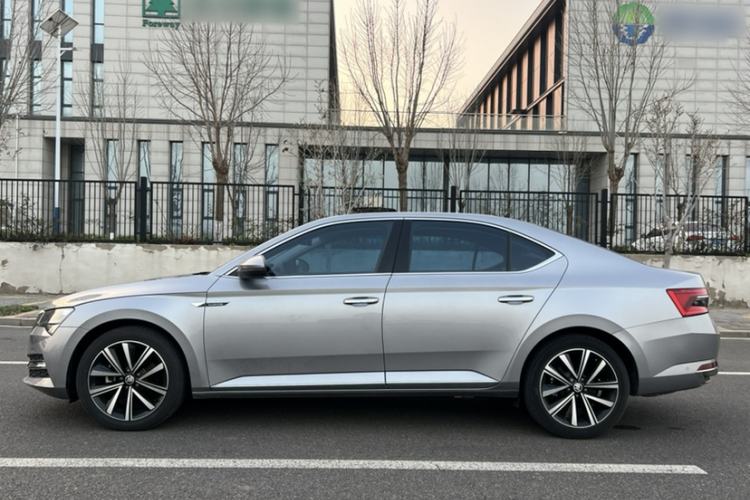 Used Skoda Superb 2023 Facelifted TSI280 DSG Luxury Edition
