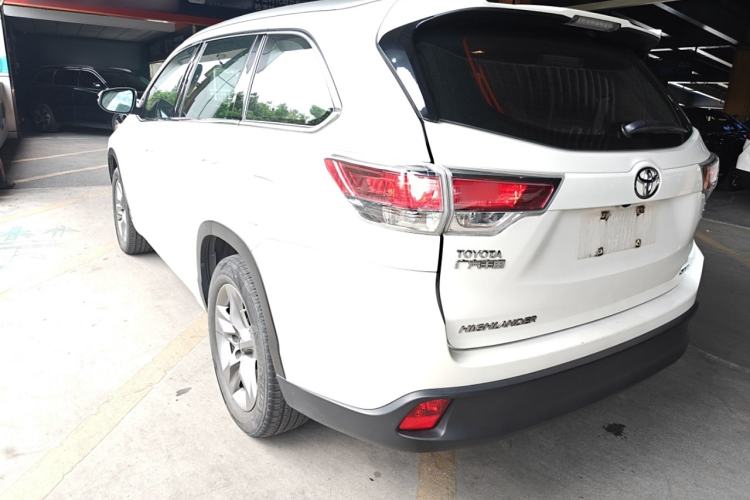 Used Toyota Highlander 2015 2.0T Two-Wheel Drive Luxury Edition 7 Seats
