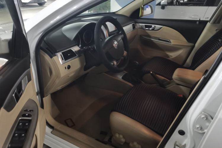 Used Buick Excelle 2013 1.5L Manual Classic Model
