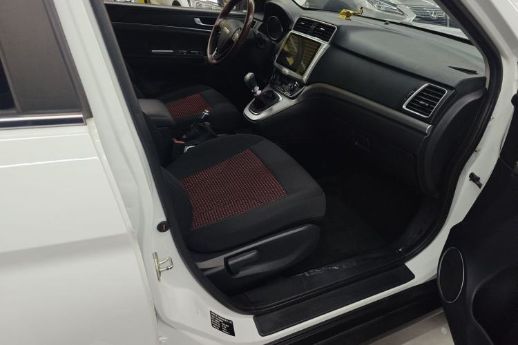 Used Haval M6 2019 1.5T Manual Two-Wheel Drive Urban Version China VI Standard
