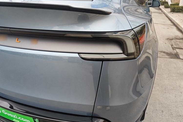 Used Tesla Model Y 2025 Long-Range All-Wheel-Drive Version