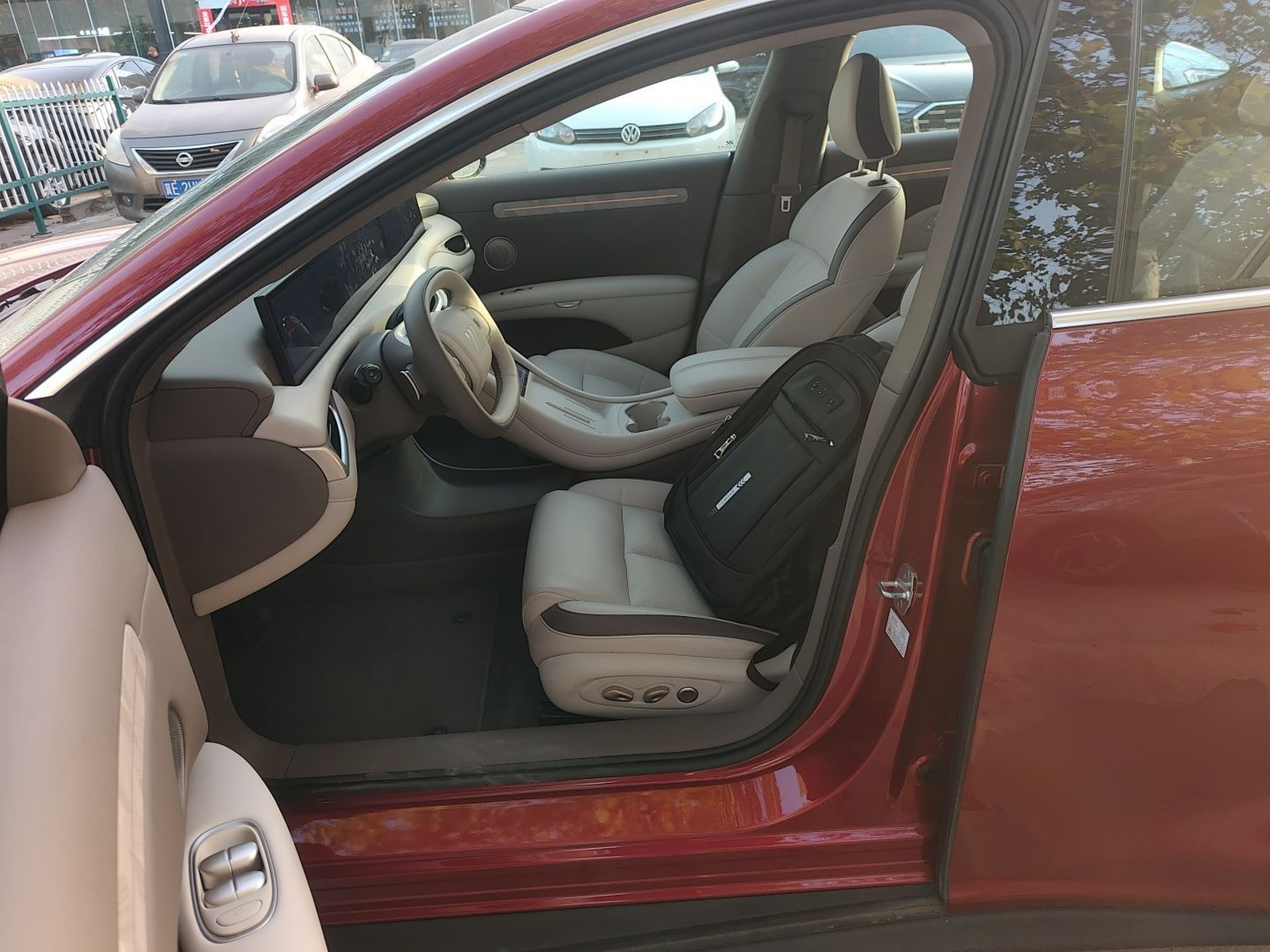 Переднее сиденье в автомобиле