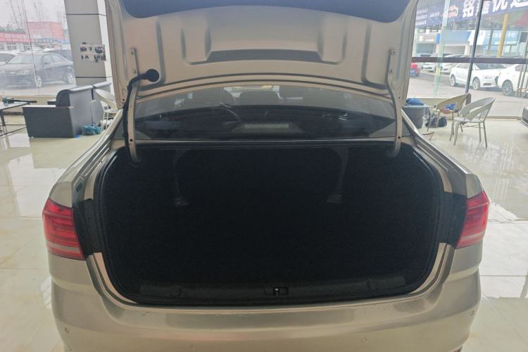 Used Volkswagen Lavida 2017 1.6L Automatic Comfort Edition
