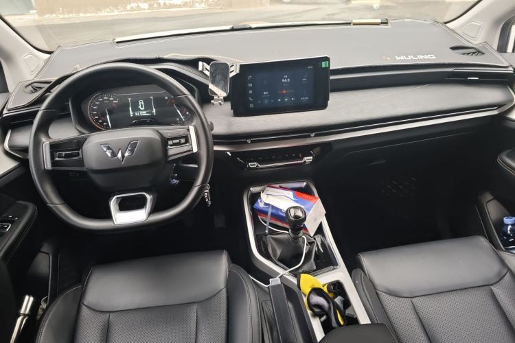 Used Wuling Jiachen 2022 1.5L Manual Light Comfort Edition
