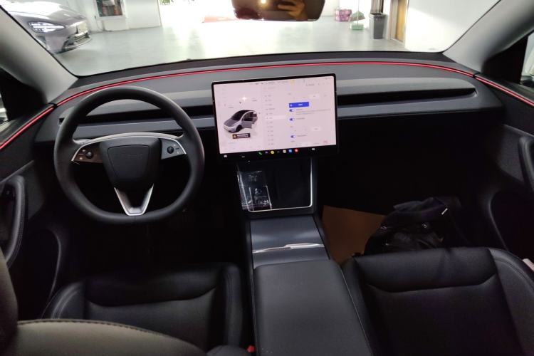 Used Tesla Model Y 2025 Rear-Wheel Drive First Edition