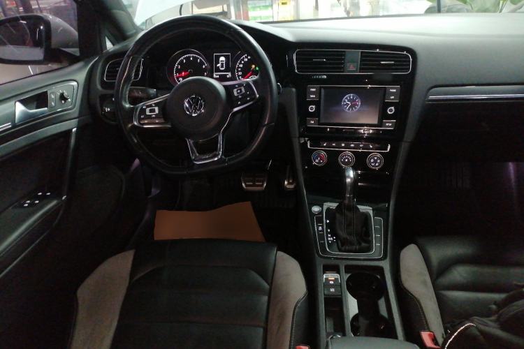 Used Volkswagen Golf 2018 280TSI Automatic R-Line Model
