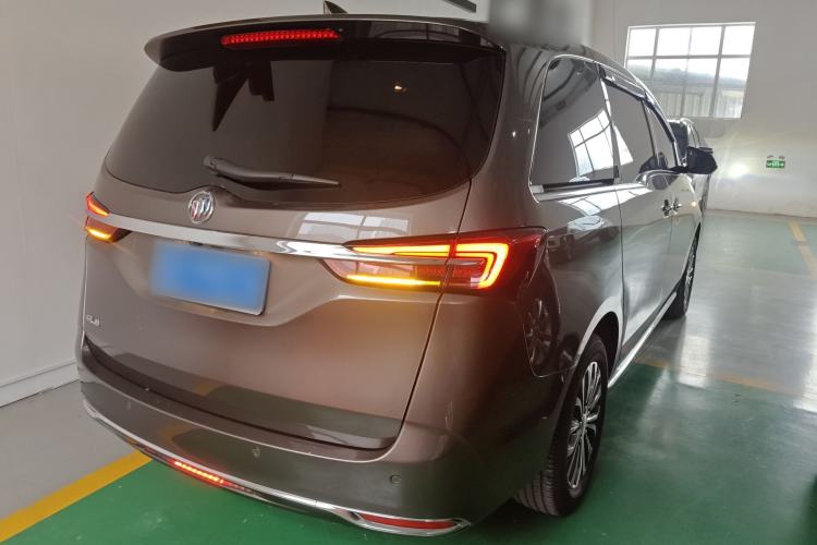 Used Buick GL8 2023 Facelifted Land Cruiser Executive Luxury Version