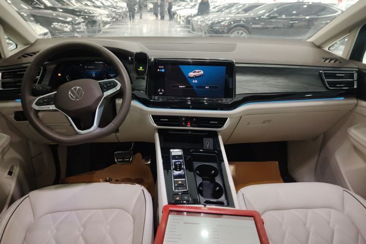 Used Volkswagen Viloran 2022 380TSI Prestige Edition
