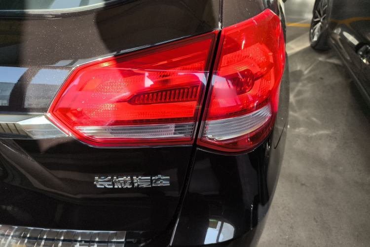 Used Haval H2 2018 Blue-Label 1.5T Dual-Clutch Two-Wheel-Drive Luxury Model