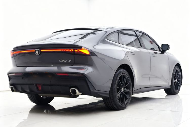 Used Changan UNI-V 2023 1.5T Prestige Model
