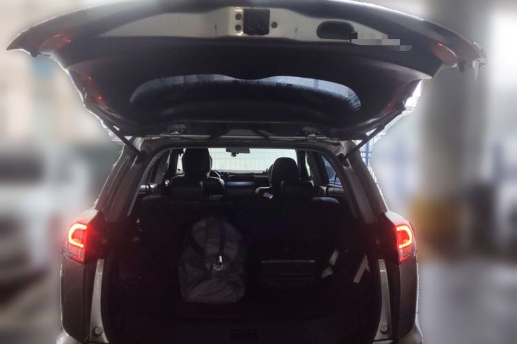 Used Toyota RAV4 2016 2.0L CVT Two-Wheel Drive Fashion Edition China V Standard
