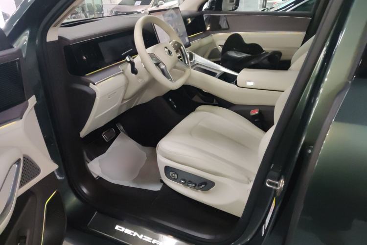 Used Denza N9 2025 Flagship Model
