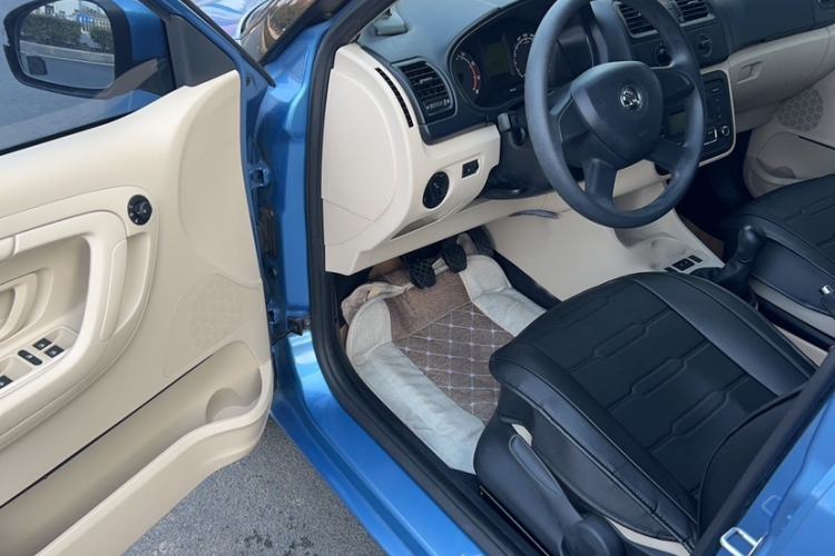 Used Skoda Fabia 2014 1.4L Manual Crystal Edition