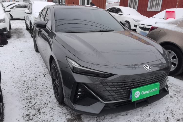 Used Changan UNI-V 2022 1.5T Prestige Version
