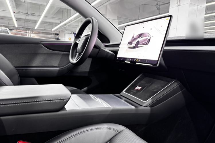 Used Tesla Model Y 2025 Rear-Wheel-Drive Version
