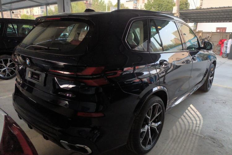 Used BMW X5 2023 xDrive 30Li Luxury M Sport Night Edition Package
