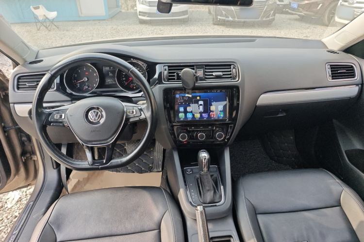 Used Volkswagen Sagitar 2017 230TSI Automatic Comfort Version