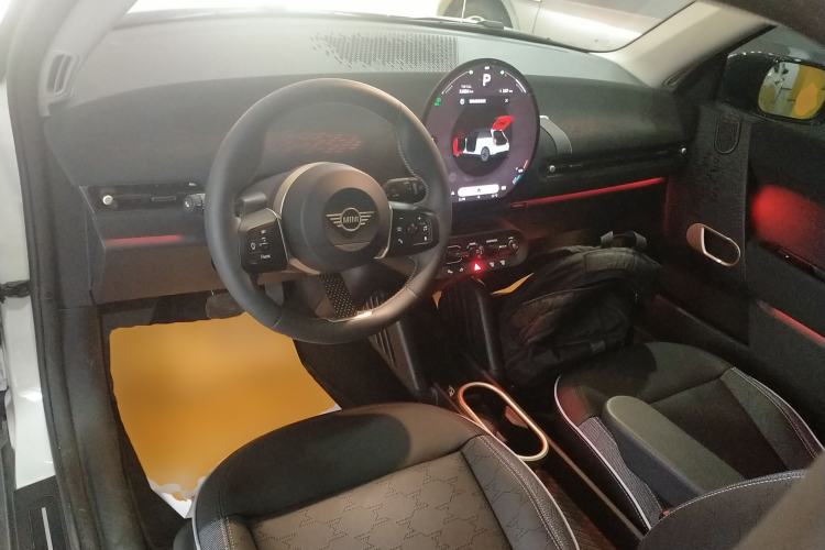 Used  Electric MINI COOPER 2024 452km COOPER SE Artist
