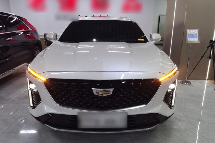 Used Cadillac GT4 2023 25T Luxury Model
