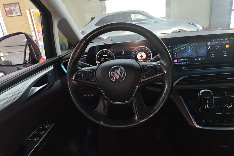 Used Buick GL8 2022 Avenir Aivia 7-Seater Deluxe Edition
