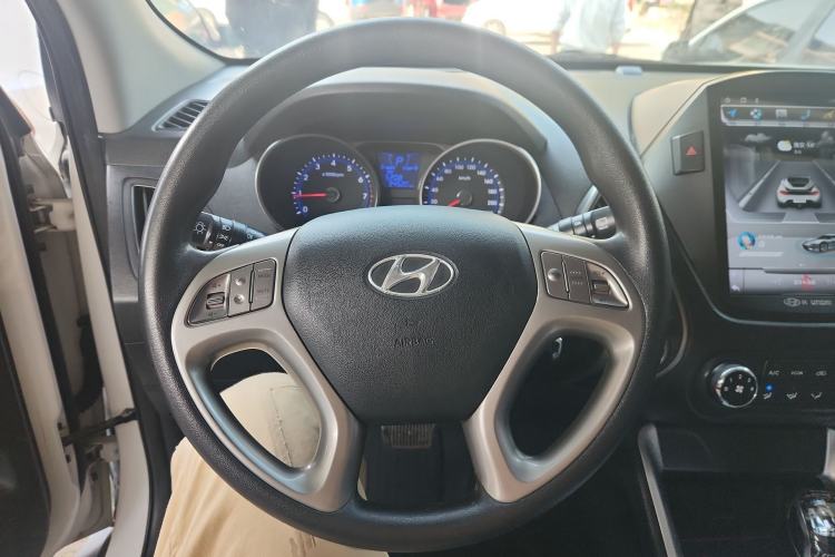 Used Hyundai ix35 2015 2.0L Automatic 2WD Comfort Edition China IV Standard