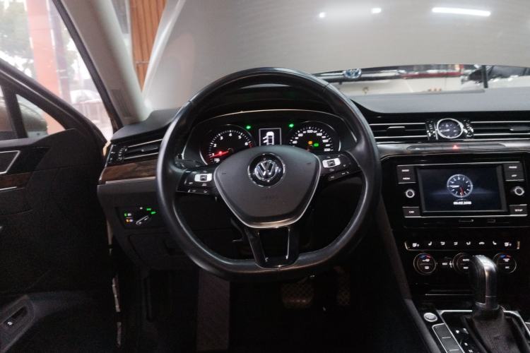 Used Volkswagen Magotan 2018 Facelift 330TSI DSG Luxury Model
