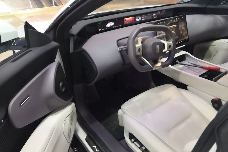 Used  12 2025 Ultra Extended-Range Edition
