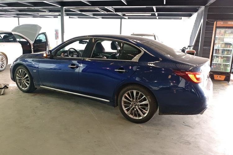 Used Infiniti Q50L 2018 2.0T Enjoyment Version China VI Standard
