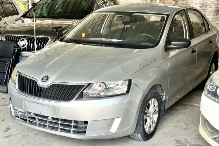 Used Skoda Rapid 2013 1.6L Automatic Enjoyment Model
