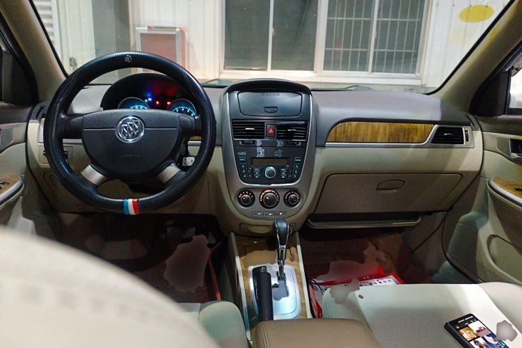 Used Buick Excelle 2015 1.5L Automatic Classic Model
