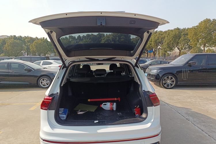 Used Volkswagen Tiguan L 2023 330TSI Automatic Two-Wheel Drive R-Line Enjoyment Edition
