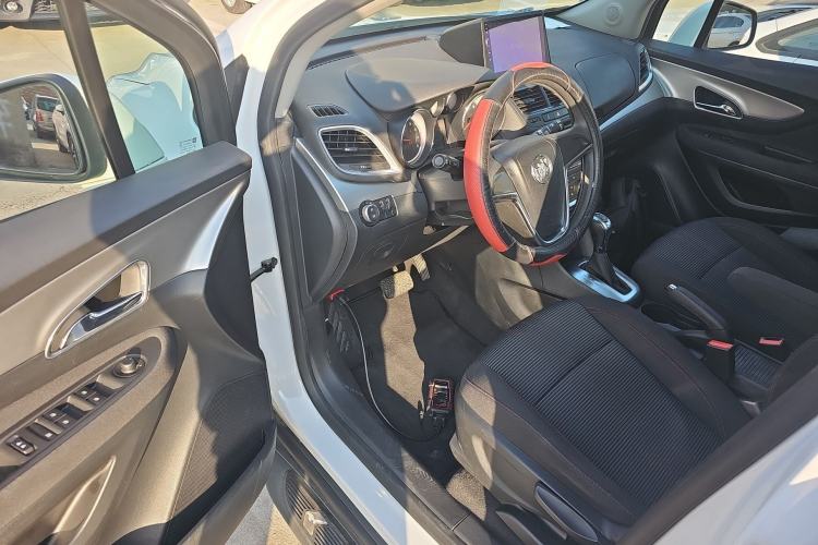 Used Buick Encore 2015 1.4T Automatic Two-Wheel Drive Urban Elite Version
