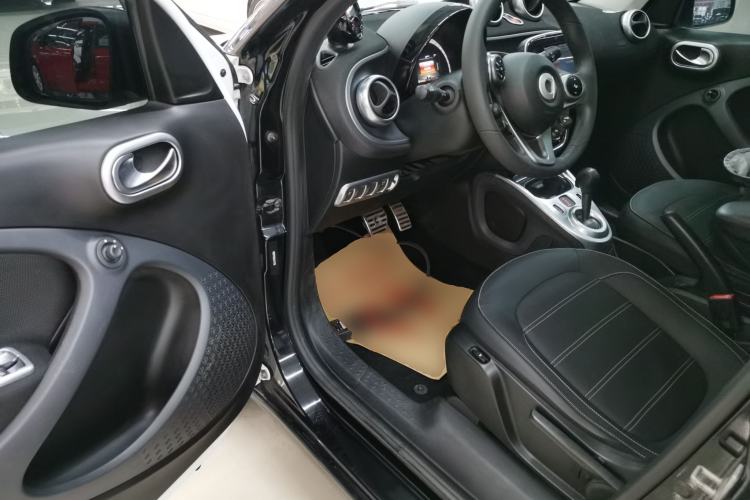 Used smart forfour 2018 0.9T 66 kW Pioneer Edition