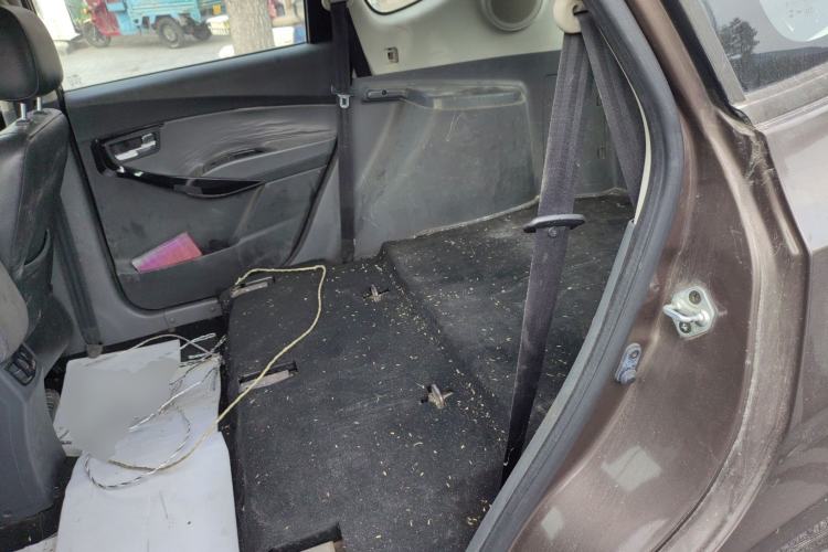 Used  Refine M2 2013 1.5L Manual Luxury 5-Seater