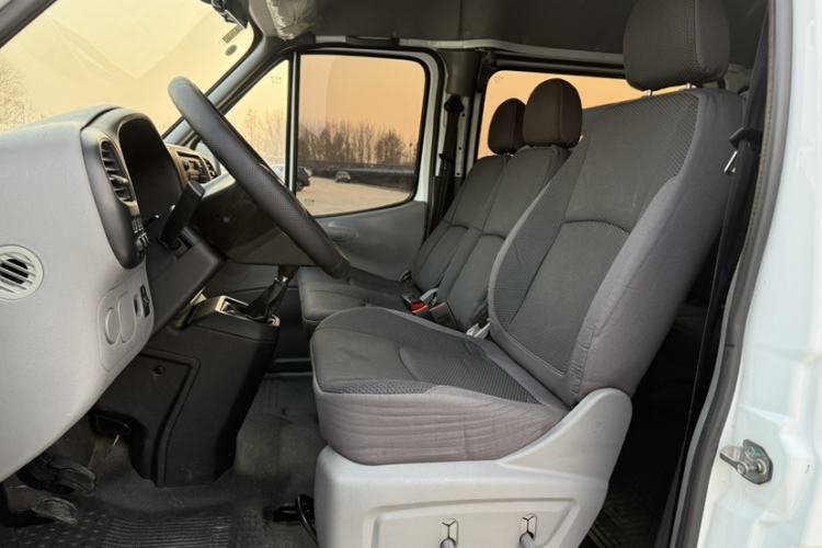 Used JMC Transit 2017 2.8T Commercial Version Short Wheelbase Mid-Roof 6/7/8-Seater JX493
